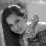 Ishika Singh Instagram - Black and white again ..#actorslife🎬 #telugufilmnagar #teluguactor #teluguactors #outdoorshooting #teluguactors #photoshoot