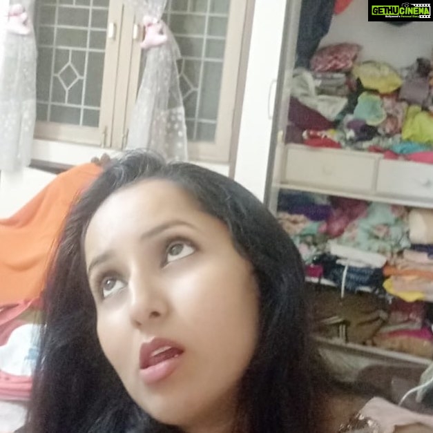 Ishika Singh Instagram - Got two cupboards of clothes .. still I have nothing to wear and glued to online sites for shopping #nothingtowear #closetfullofclothesnothingtowear #stopthinking #madness #stupidityatitsbest