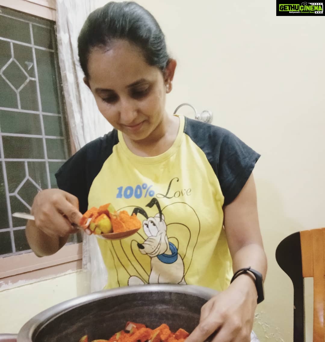 Ishika Singh Instagram - Checking on spices ... #spiced #spicypickles