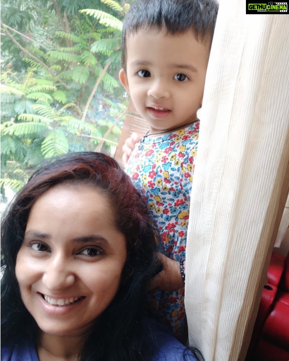 Ishika Singh Instagram - As your mother Pari I promise that I will always be in one of the 3 places …. In front of you to cheer you on , behind you to have your back on or next to you so you aren’t walking alone . #motherdaughter #motheranddaughter #momslove #momspromise #mybabylove #mylife #alwaysandforever #pari #pariopari