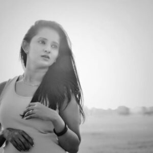 Ishika Singh Instagram - Pensive 🤔 #pensivemood