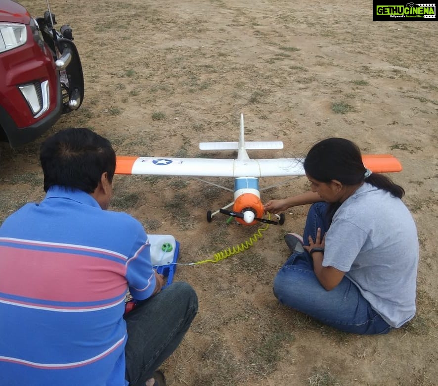 Ishika Singh Instagram - Satisfaction ... excitement ... learning ... fun ... enjoyment ... togetherness ... best phase of my life #aeromodelling #hobbyflying #aeromodler #remotecontroldrones #remotecontrolairplane