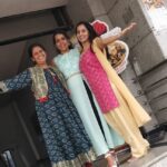 Ishika Singh Instagram - Vibhuti’s two arms ;)