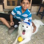 Ishika Singh Instagram - Two cuties ... innocence at peak when they play together#kidsplay #doglovers #damroo #pawsome