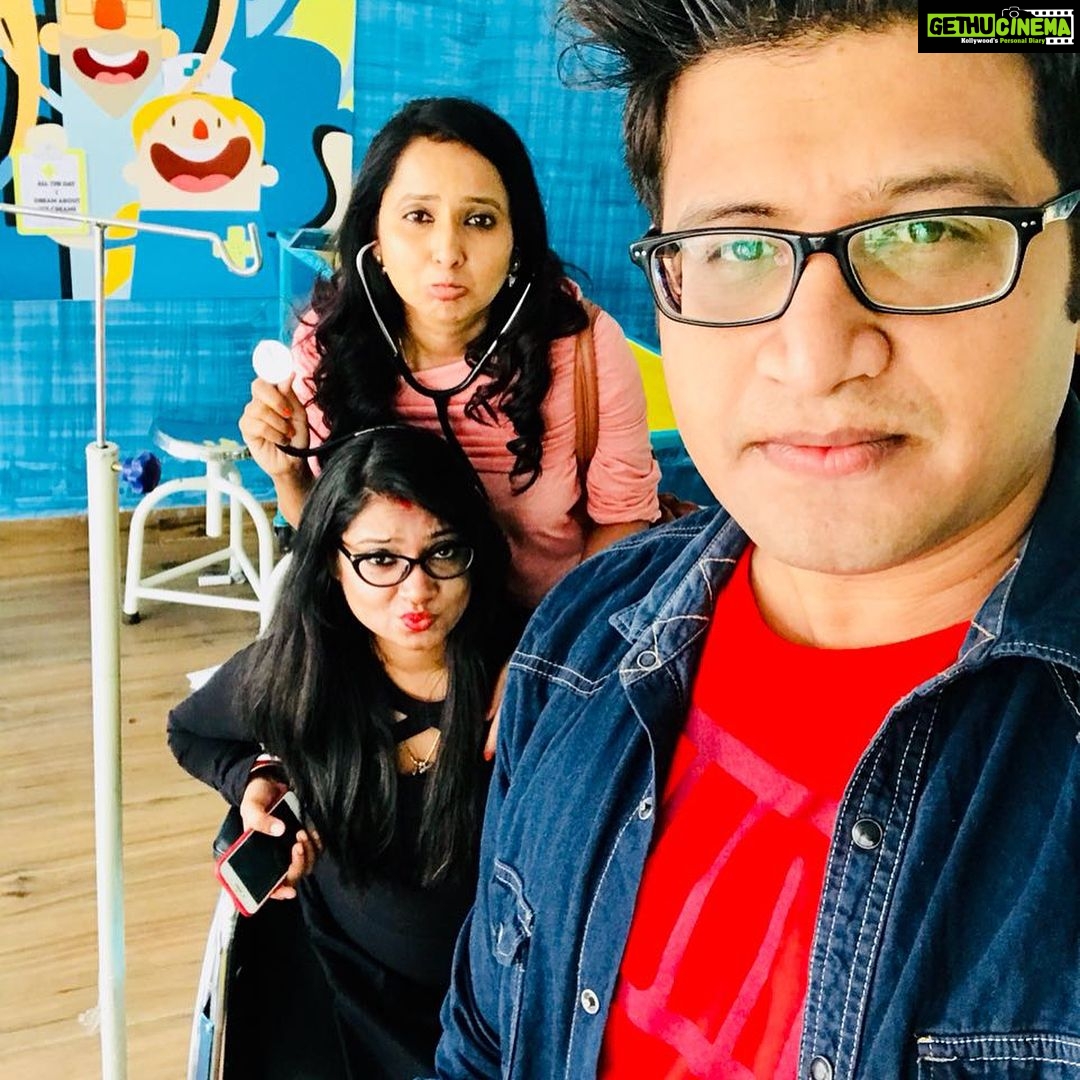Ishika Singh Instagram - Doctor is here ... my diet is al gone on toss now ...#selfiecraze #doctorstrange #doctorgames #icecreamdoctor