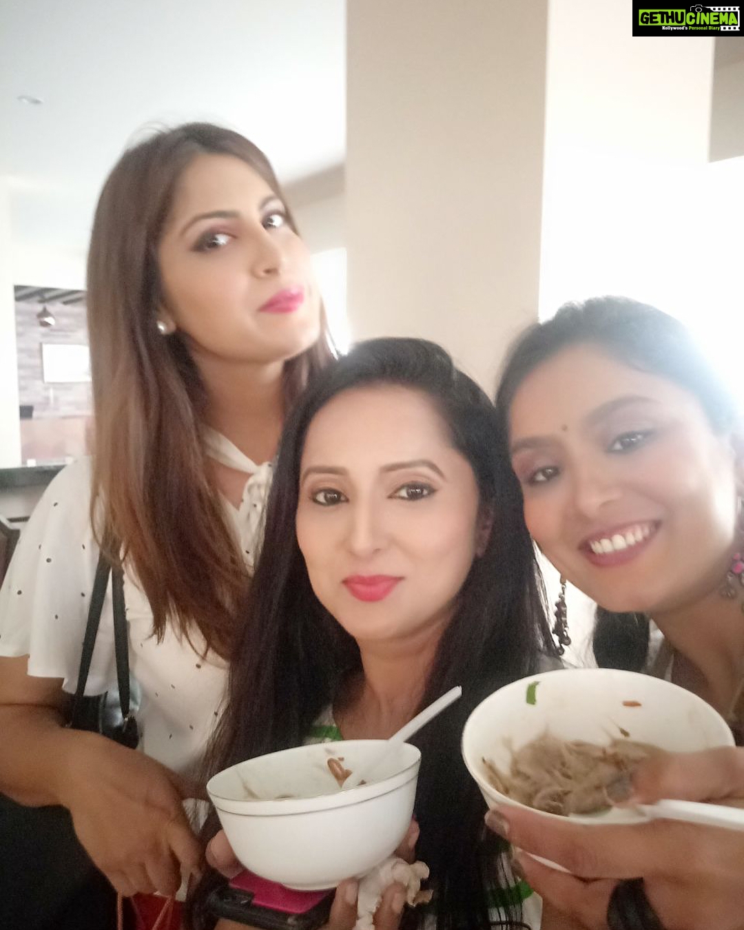 Ishika Singh Instagram - Shoot for paradise #shooting #shootmode #actorslife #paradisehaleem