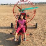 Ishika Singh Instagram - Nothing can excite than flying micro light early morning #earlymornin #flying #microlight #flying #parasailing #adventuretime #micolightflight #hobbist