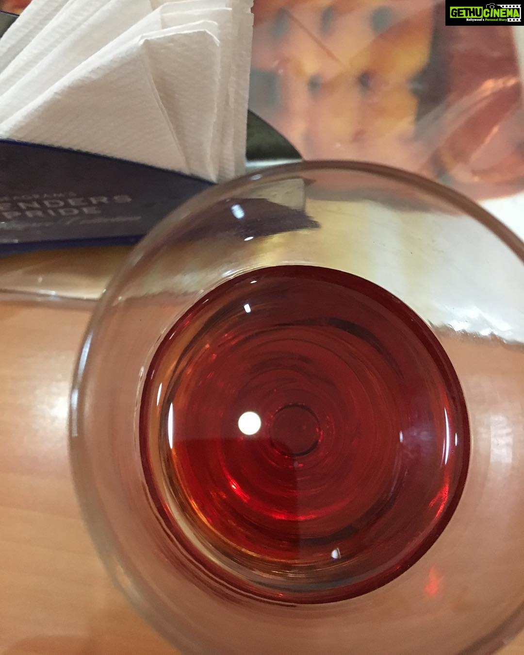 Ishika Singh Instagram - I drink and I know things #lovetodrink