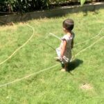 Ishika Singh Instagram - My little one helping mama watering lawn in summer #summervibes #summertime #babylove #babywateringplants #babygirl #babyhelpingmommy #gardening #lawn #mommyanddaughter #pari #lovemygal
