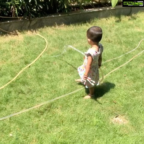 Ishika Singh Instagram - My little one helping mama watering lawn in summer #summervibes #summertime #babylove #babywateringplants #babygirl #babyhelpingmommy #gardening #lawn #mommyanddaughter #pari #lovemygal