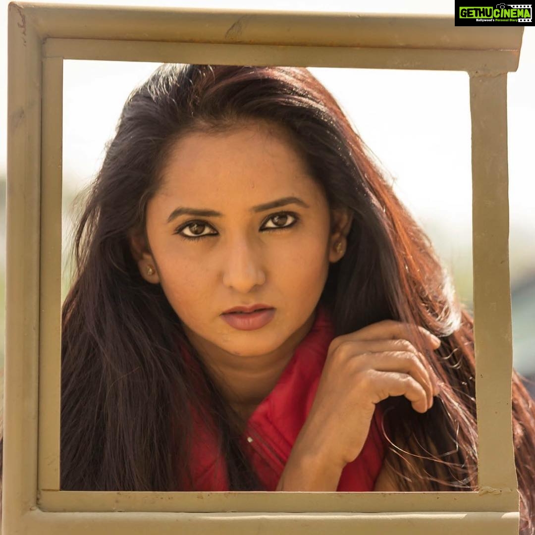 Ishika Singh Instagram - Framing #actorslife #actoratwork #teluguactor #telugufilmnagar #telugufilmindustry #kobbarimatta