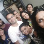 Ishika Singh Instagram - Group photo after bday celebrations 🎉 #decemberbirthday #gettogether #groupphoto #neighborsandfriends #neighbourlylove