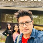 Ishika Singh Instagram - Crazy day out with this couple #friendship #selfiecraze #selfieobbsessed #friendship #lunchout
