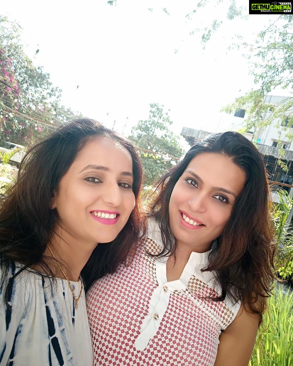 Ishika Singh Instagram - We know we are adorable.... Xoxoxo #crazyus #partytime #neighborhood #freindlyneighbourhood #awsomeness #awsomeworld