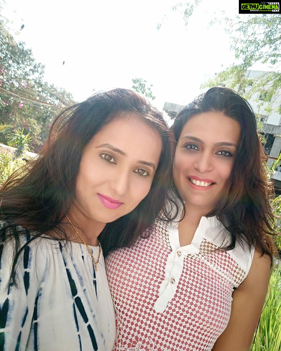 Ishika Singh Instagram - We know we are adorable.... Xoxoxo #crazyus #partytime #neighborhood #freindlyneighbourhood #awsomeness #awsomeworld