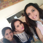 Ishika Singh Instagram - Saturday binge #saturdayvibes #neighborhoodwatch #neighborhood #neighbhood #friendstime #chaikahani #alltogetheragain #lotuspond