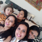 Ishika Singh Instagram - Saturday binge #saturdayvibes #neighborhoodwatch #neighborhood #neighbhood #friendstime #chaikahani #alltogetheragain #lotuspond