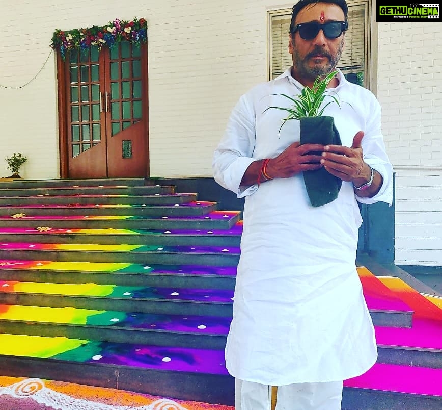 Jackie Shroff Instagram - ഓണാശംസകൾ ! Happy Onam