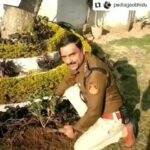 Jackie Shroff Instagram – Asli bhidu .. #Repost @pedlagaobhidu
• • • • • •
Thank you.. Vijay pal singh Sir (Delhi Police)
#Repost @mayank1780
• • • • • •
A special message appeal from our favourite, jackie shroff
 #PedLagaoCampaign forward. 
Take a #SelfieWithAPlant and further nominate (3 names) to plant a tree and nominate 3 more to do so. 
So we Rotaract Club Of Delhi Youngsters move forward and initiated a project #PlantAdoption

Once done, tag Jackie on his socials and share..
Fab initiative Jackie, we need more people like you… And also tag:
@mayank1780
@rcody_3012
@nannisingh
@pedlagaobhidu
@apnabhidu 
#showcaseevents
#jackieshroff
#showcaseevents

Pic by: Vijay pal singh Sir (Delhi Police)
#PlantATree #SaveEnvironment #SupportACause #SelfieWithPlant
rotaractpower #rotaract #rotaractclub #rotaractinternational #social #plantaddict #rotaractpower #rotaract #rotaractclub @narendramodi #modi #rotaractinternational #rotaractors #rotarians #social #socialworker #rotaryclub #rotaryyouthexchange #niceinitiativemk #follow4followback #followers #followforfollowback #follow @shudhdesicomic @meenucultural