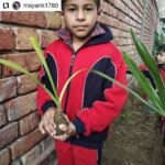 Jackie Shroff Instagram - Thanks to principal, students of DAV Ashok Vihar phase 4 and @mayank1780 for taking @pedlagaobhidu forward. • • • • • • 1.Ped lagao, 2.Take a #SelfieWithAPlant and 3.further nominate (3 names) to plant a tree and nominate 3 more to do so. Once done, tag me on and share.. And also tag: @pedlagaobhidu Pic by: DAV Ashok Vihar phase 4