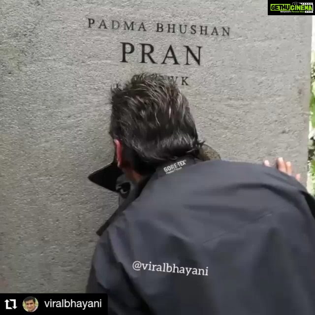 Jackie Shroff Instagram - #Repost @viralbhayani • • • #jackieshroff at the opening ceremony of #pranchowk 🙏🙏🙏 @viralbhayani