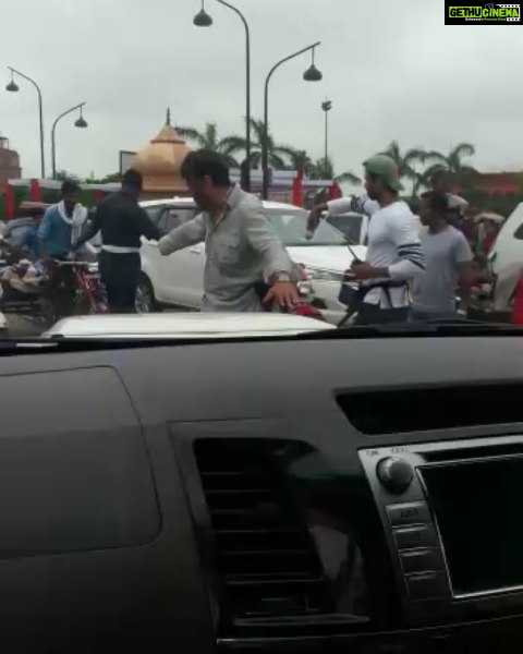 Jackie Shroff Instagram - Lucknow Traffic Control... Lucknow, Uttar Pradesh