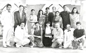 Jackie Shroff Instagram - Thank u Guddu ji for casting me in such an endearing film which has always been so close to my heart ❤️😇
#28yrsKingUncle
@rakesh_roshan9
@iamsrk  @hrithikroshan @poojaruparel @nivedita_ashok_saraf 
#AnuAggarwal #Nagma #PareshRawal #SushmitaMukherjee