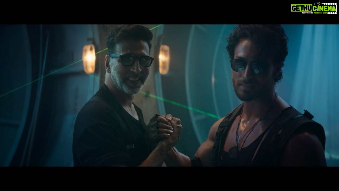 Jackky Bhagnani Instagram - My real life Bade Miya - Pa, made one of my most favourite films in 1998. Today I am so overwhelmed and excited to present a glimpse of our most ambitious project ever- #BadeMiyanChoteMiyan, starring the two iconic action superstars of the country - @akshaykumar and @tigerjackieshroff , and to be directed by one of my most favourite @aliabbaszafar. Behold for a power packed entertainment, in cinemas Christmas 2023. #VashuBhagnani @deepshikhadeshmukh @pooja_ent @ihimanshumehra @aazfilms #PoojaEntertainment