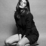 Jacqueline Fernandez Instagram - Staying grounded 🐒