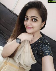 Janani Iyer Instagram - Onam Ashamsagal! 🌸 #Onam #celebration