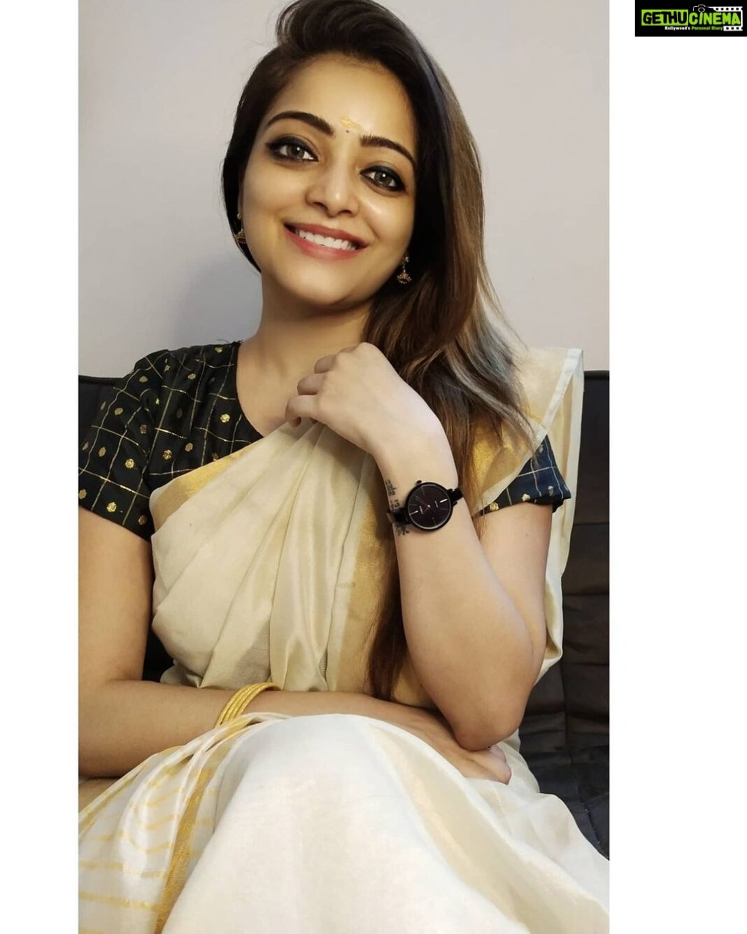 Janani Iyer Instagram - Onam Ashamsagal! 🌸 #Onam #celebration