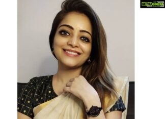 Janani Iyer Instagram - Onam Ashamsagal! 🌸 #Onam #celebration