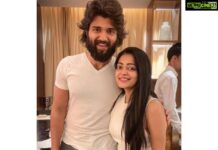 Janani Iyer Instagram - ❤️🙈 @thedeverakonda #colourcoordinated #siima2019 W Doha