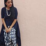 Janani Iyer Instagram - My insta family has grown and how! A million thank yous to all you lovely people for showering love, supporting me all the way, appreciating and criticizing me at the right time. Without you I will not be where I am today! You guys are undoubtedly the best! Keep the love and support coming!❤️🙏 #humbled #millionhearts #love Video credits - @raghuramvedant Wardrobe - @ambraee_ Make up - @kritva_mua