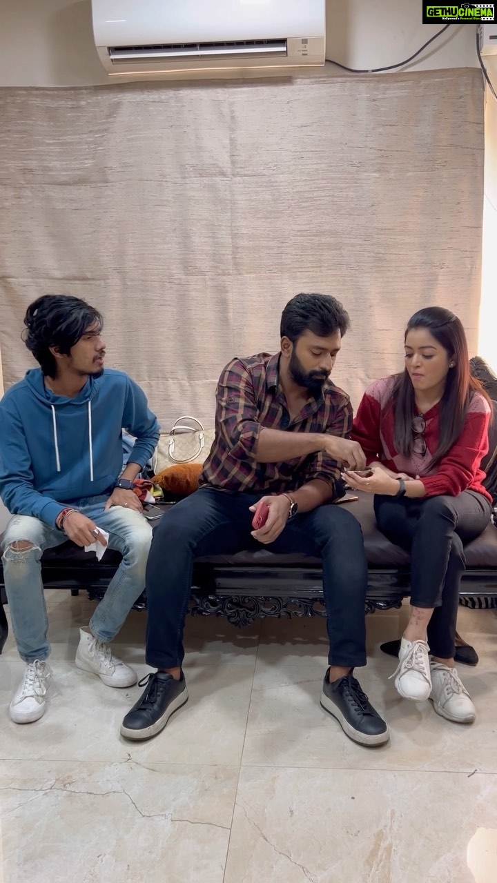 Janani Iyer - 171.2K Likes - @sakthii___ and @theabishekkumar are not good for health.. latest victims being @shanthnu and I 😏🤢