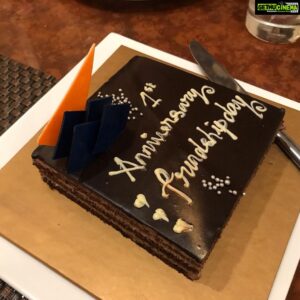 Janani Iyer Instagram - There are friends, there is family and then  there are friends that become family! Celebrating 1 year of big boss with my favourite people!❤️ @mumtaz_mumo @ramyansk @shariqqqq777