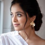 Janani Iyer Instagram - Good intentions and a grateful heart! 💄& 👗- @artistrybyolivia 🎀- @mani_stylist_ 📷- @ajay_shadowsphotography