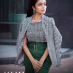 Janani Iyer Instagram - Photography - @prachuprashanth Styling - @mehndi_jashnani Make up- @olivia.anugraha Hair - @vetrihairandmakeup