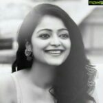 Janani Iyer Instagram – A wise person knows there is something to be learned from everyone! #keepsmiling