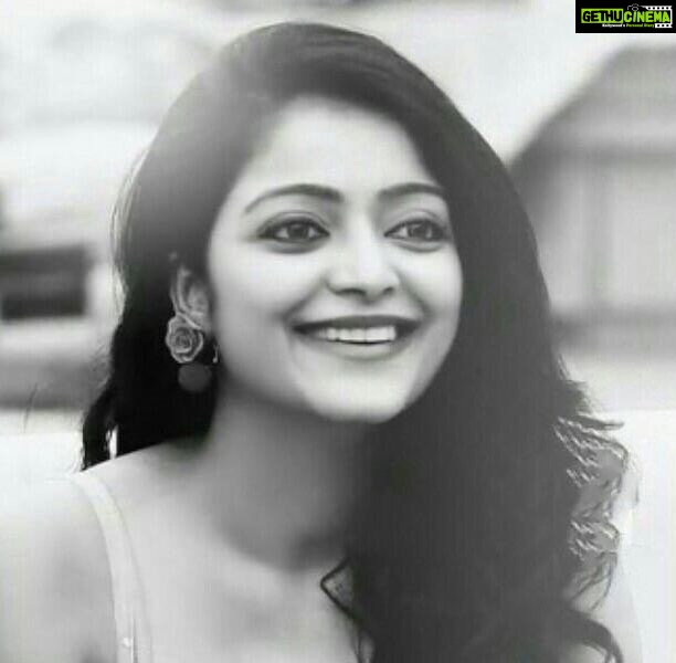 Janani Iyer Instagram - A wise person knows there is something to be learned from everyone! #keepsmiling