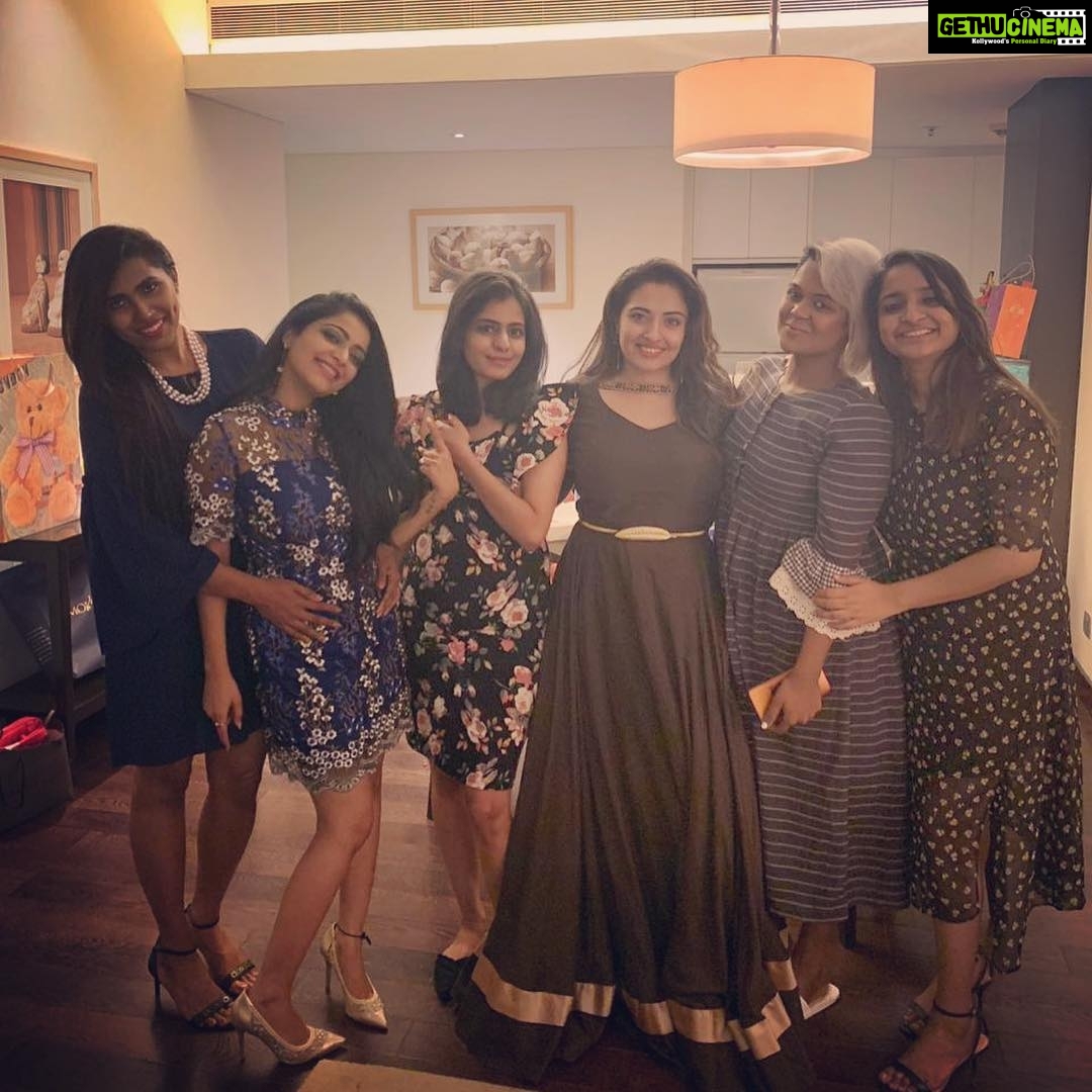 Janani Iyer - 67.9K Likes - Friends like family!❤️ @divya.ganesh @mumtaz_mumo @ramyansk @krithika_ramanioffl @amlymattel #aboutlastnight
