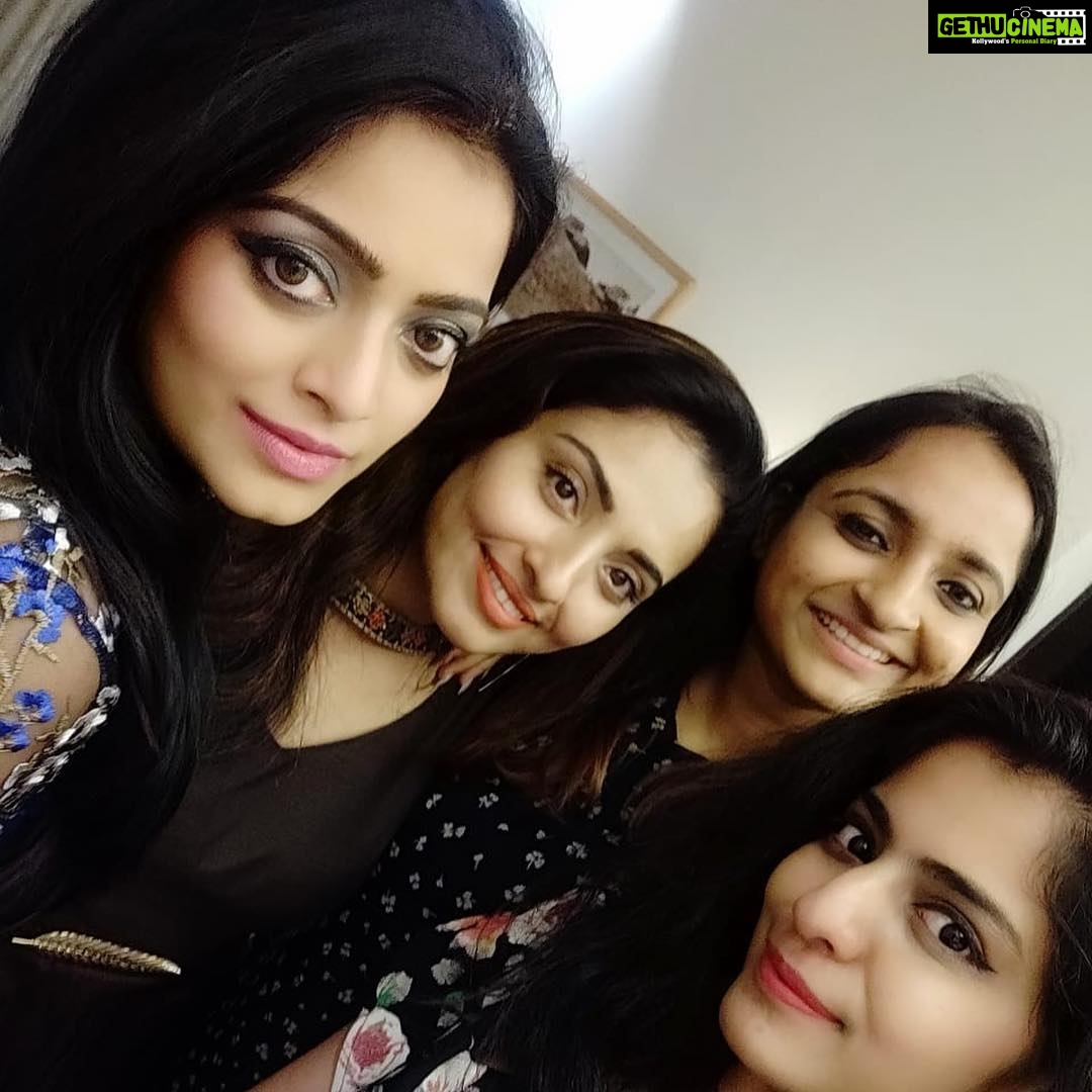 Janani Iyer - 67.9K Likes - Friends like family!❤️ @divya.ganesh @mumtaz_mumo @ramyansk @krithika_ramanioffl @amlymattel #aboutlastnight