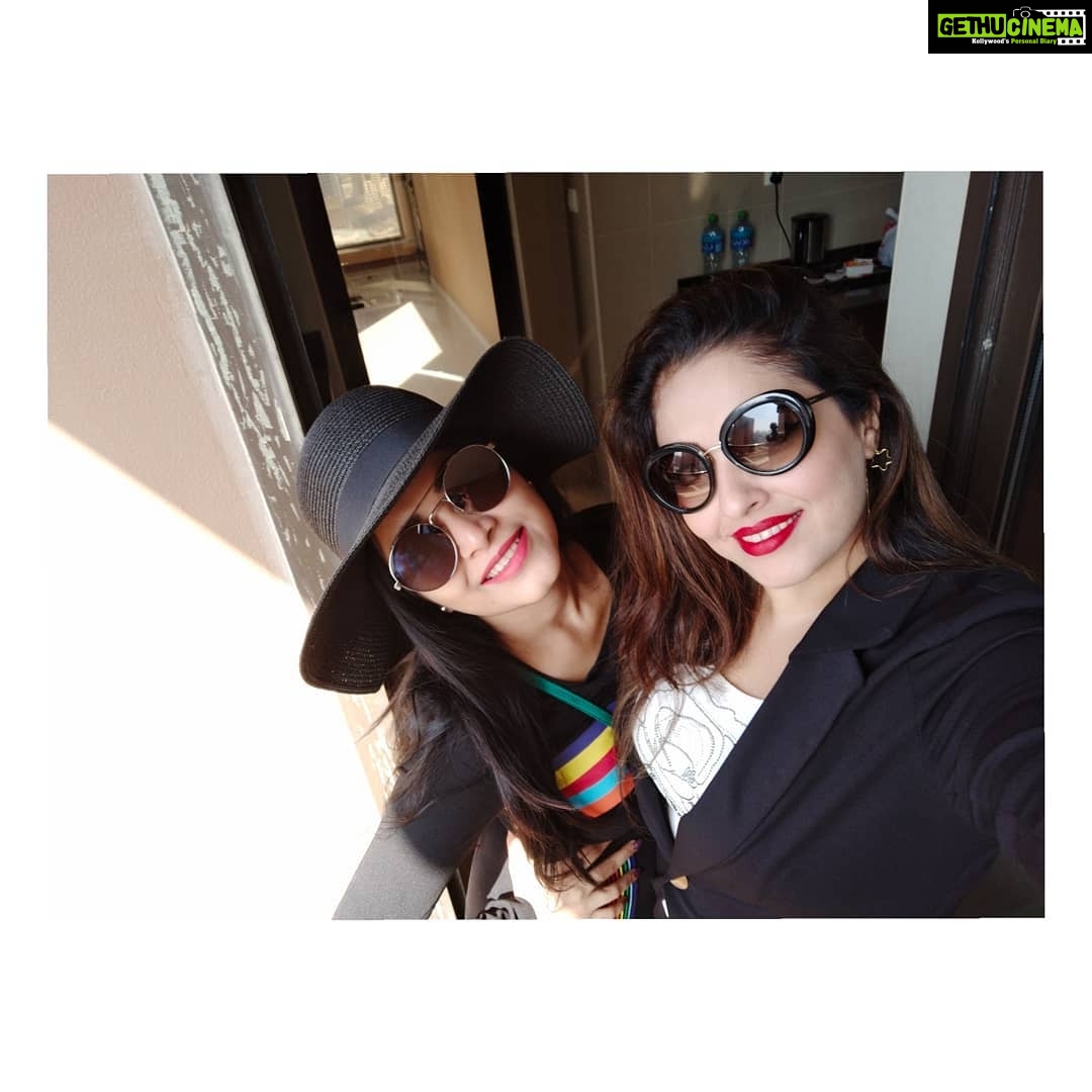 Janani Iyer - 66.6K Likes - Favorites! @mumtaz_mumo @ramyansk #dubaidiaries 🇦🇪 #mumma