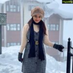 Janani Iyer Instagram - Love at FROST sight! 🤍 #kashmir #traveldiaries2022 📸 - @thetravelleraa Outfit- @thehazelavenue Gulmarg, Kashmir