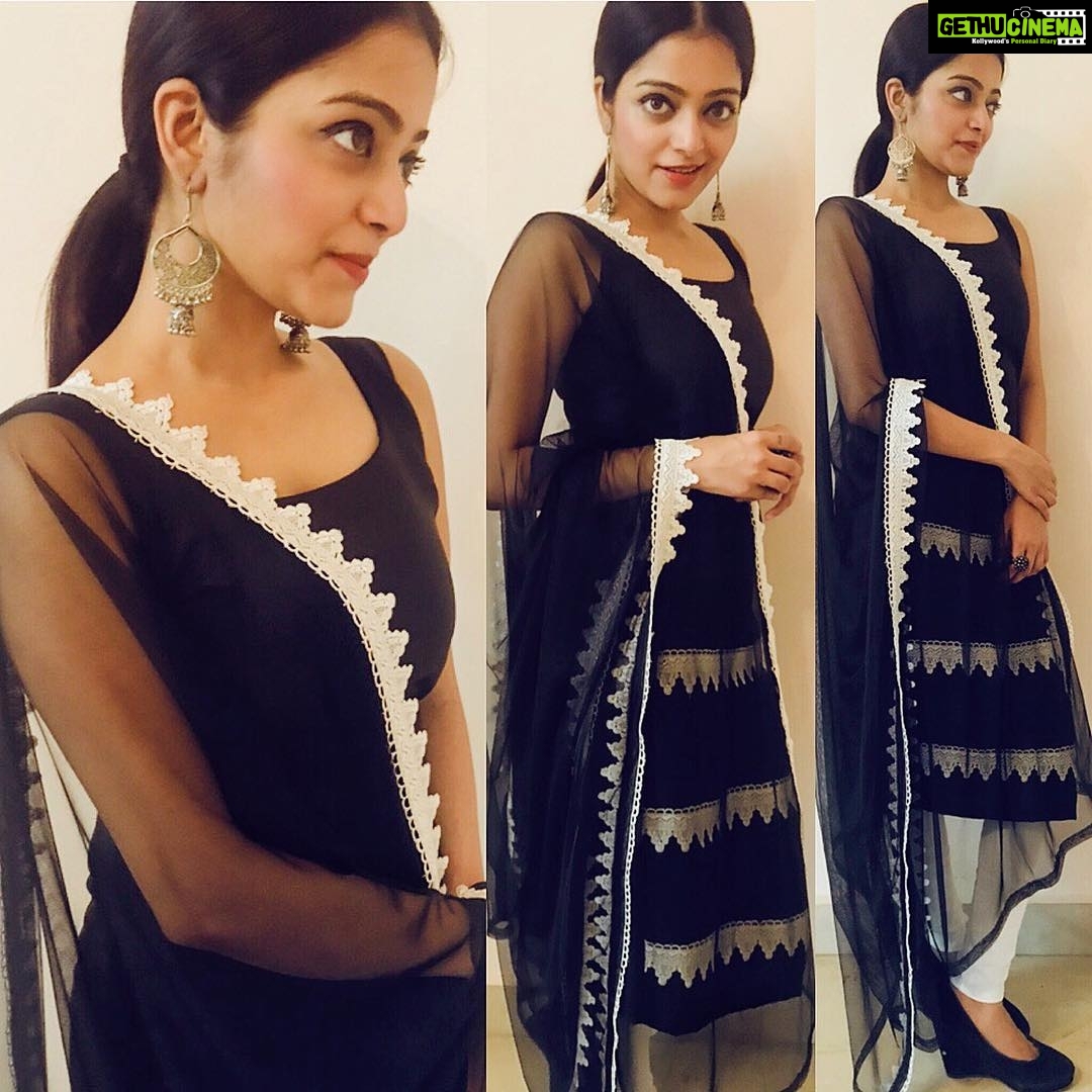 Janani Iyer Instagram - About last night! Wardrobe - @zol_studio Styling - @subikanifabint Hair - @essensuals.nungambakkam