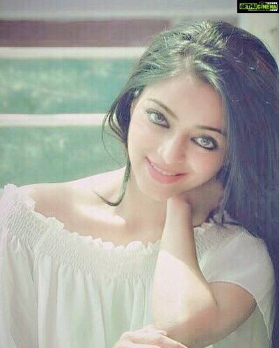 Janani Iyer Instagram - Just one smile immensely increases the beauty of the universe! #happinessiskey #countyourblessings #positivelife