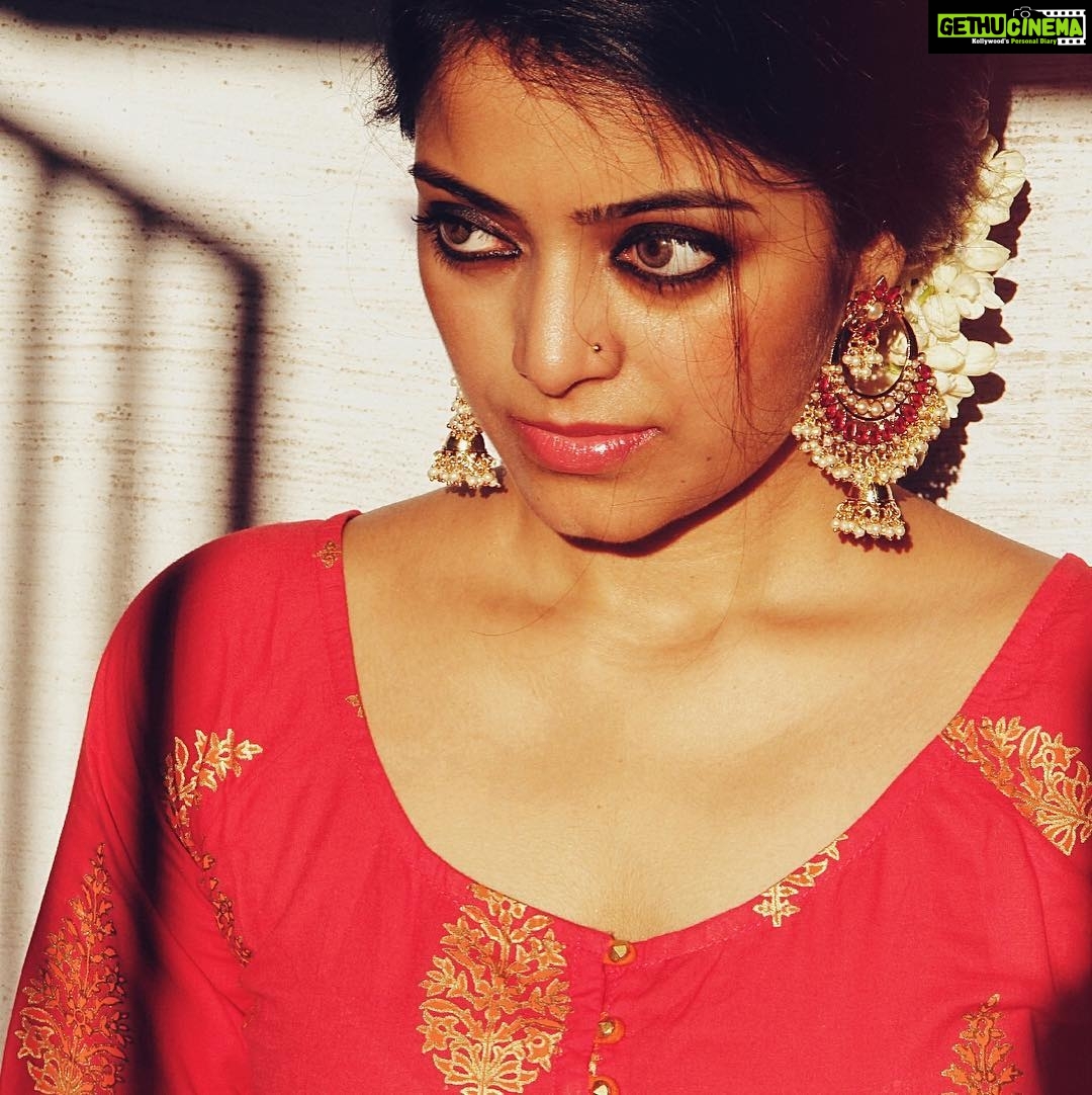 Janani Iyer Instagram - 📸 - @antonyfernandophotography Wardrobe- @tamarachennai Jewellery - @shopanicha Styling - @divya.ganesh