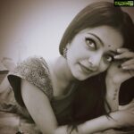 Janani Iyer Instagram - For the love of monochrome! #retrovibe #vintagefeel #shotoniphone #impromptushoot Pic credits - @divya.ganesh @littlemisscupcake_kritiyer ❤️