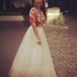 Janani Iyer Instagram - As if I could wear this gorgeous skirt without doing the mandatory twirl?😜💃💃 #photospamcomingup @mrunaliniraodesign @shilpathestylist Novotel Hyderabad Convention Centre