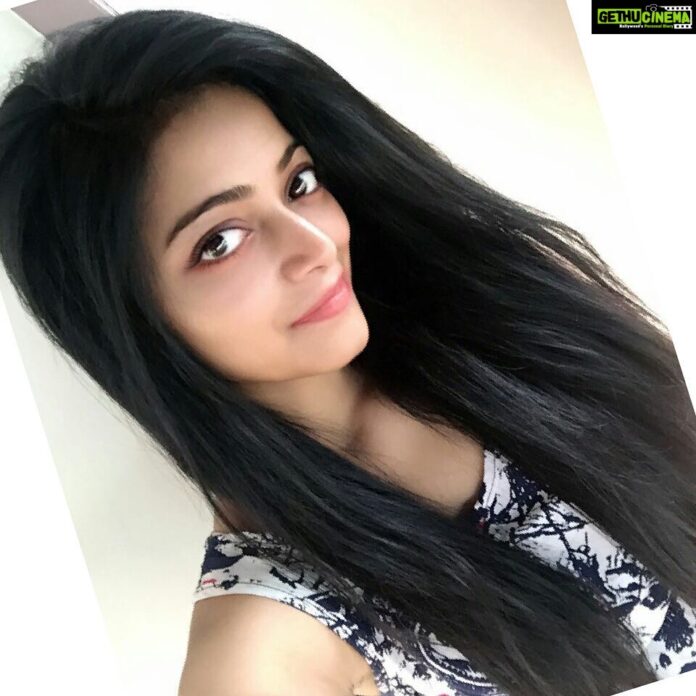 Janani Iyer Instagram – Friends like family! ️😘 @anushya_23 #bff # ...